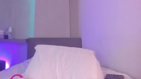 Pau. online show from 10-08-25, 10:57