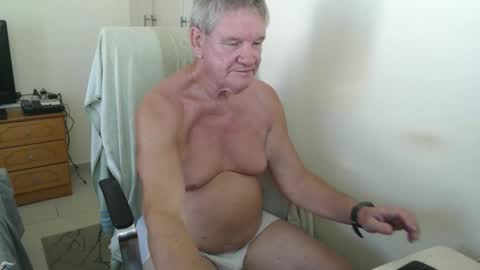 Snapshot of friar155 chatting on 09-14-25, 10:58 friar155 online show from 09-14-25, 10:58