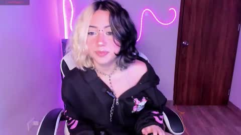 Snapshot of frida_lassi_ chatting on 11-09-25, 10:08 frida_lassi_ online show from 11-09-25, 10:08