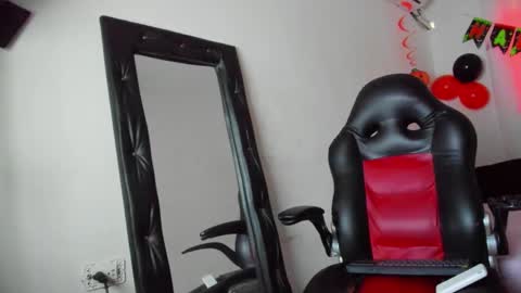 frida_morgan72 online show from 10-05-25, 01:42