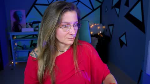 Frida Tander online show from 12-15-24, 03:31