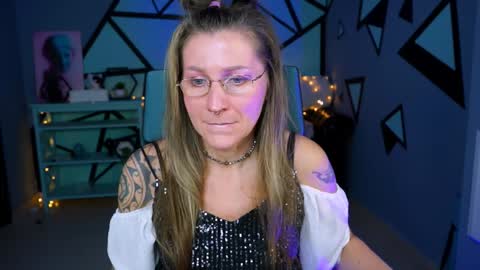 Frida Tander online show from 12-16-24, 09:03
