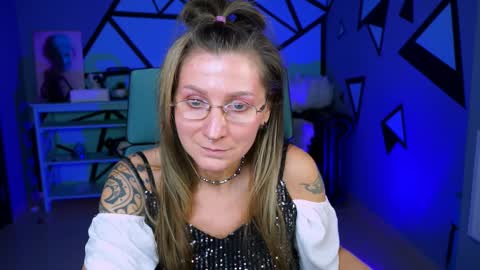 Frida Tander online show from 12-16-24, 03:11