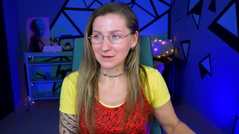 Frida Tander online show from 12-17-24, 08:12