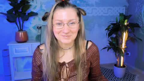 Frida Tander online show from 01-19-25, 09:11