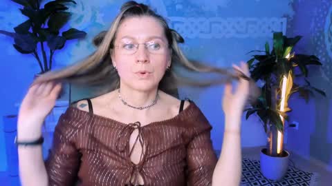 Frida Tander online show from 01-19-25, 04:36