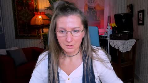 Frida Tander online show from 02-06-25, 03:20