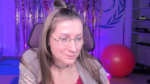 Frida Tander online show from 02-23-25, 03:18