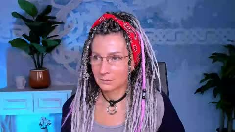 Frida Tander online show from 09-28-25, 01:05