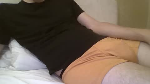 Snapshot of friendly_frank_18 chatting on 10-19-25, 05:02 friendly_frank_18 online show from 10-19-25, 05:02