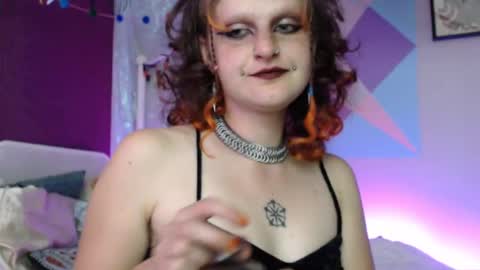 Snapshot of friskyflowers chatting on 09-24-25, 02:37 cherry online show from 09-24-25, 02:37