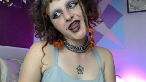 Snapshot of friskyflowers chatting on 09-29-25, 02:27 cherry online show from 09-29-25, 02:27