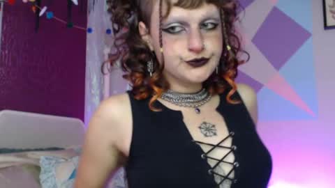 Snapshot of friskyflowers chatting on 10-15-25, 02:11 cherry online show from 10-15-25, 02:11