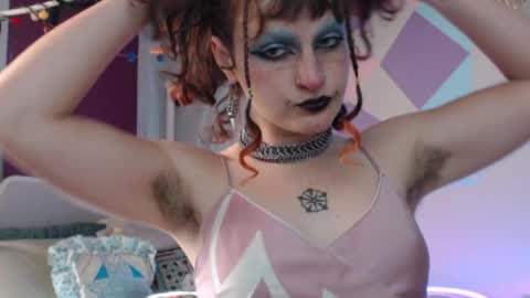 Snapshot of friskyflowers chatting on 10-15-25, 09:37 cherry online show from 10-15-25, 09:37