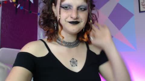 Snapshot of friskyflowers chatting on 10-17-25, 02:15 cherry online show from 10-17-25, 02:15