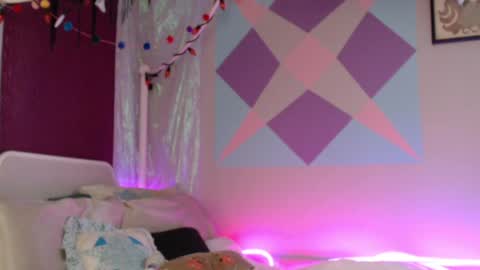 Snapshot of friskyflowers chatting on 10-18-25, 05:03 cherry online show from 10-18-25, 05:03