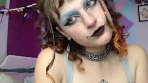 Snapshot of friskyflowers chatting on 10-21-25, 01:17 cherry online show from 10-21-25, 01:17