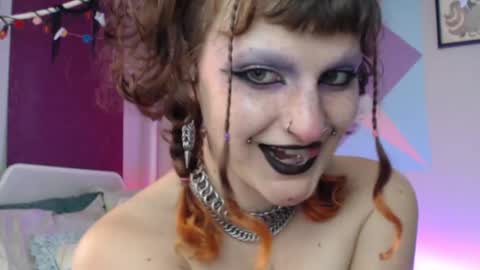 Snapshot of friskyflowers chatting on 10-26-25, 06:25 cherry online show from 10-26-25, 06:25