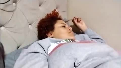 Snapshot of frizzy_girl chatting on 11-02-25, 03:09 Frizzy girl online show from 11-02-25, 03:09