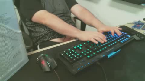 Snapshot of frodo21212 chatting on 03-12-25, 05:28 Josh online show from 03-12-25, 05:28