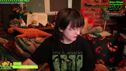 Snapshot of frogessjay chatting on 10-19-25, 07:58 Jaywise Frogfoot online show from 10-19-25, 07:58