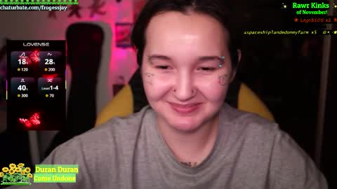 Snapshot of frogessjay chatting on 11-20-25, 04:29 Jaywise Frogfoot online show from 11-20-25, 04:29