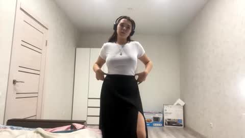 Emily online show from 09-08-25, 03:44