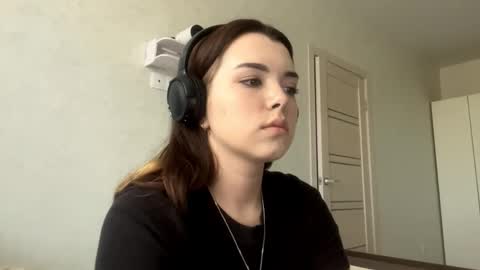 Emily online show from 09-09-25, 02:16