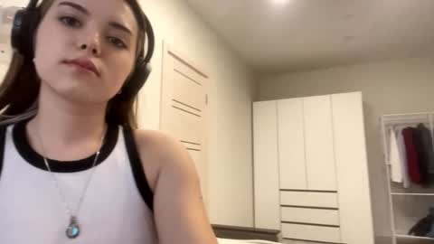 Emily online show from 09-11-25, 02:17