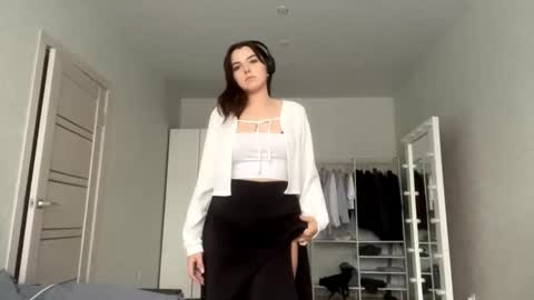 Emily online show from 09-18-25, 02:08