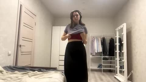 Emily online show from 09-25-25, 03:49