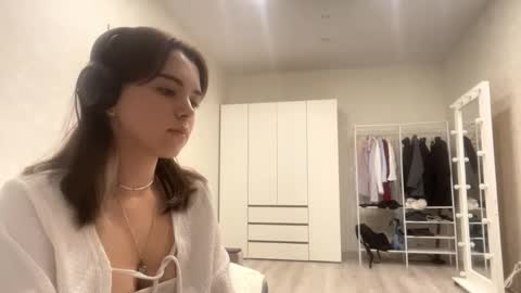 Emily online show from 10-01-25, 03:40