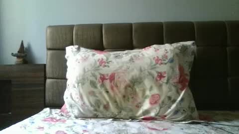 Snapshot of fruti_loops chatting on 02-15-25, 10:33 fruti loops Bull online show from 02-15-25, 10:33