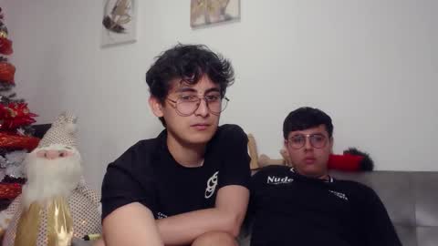 Snapshot of fuck_blow chatting on 11-14-25, 01:26 uwu online show from 11-14-25, 01:26