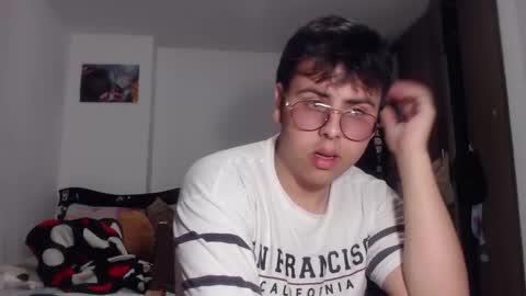 Snapshot of fuck_blow chatting on 11-19-25, 08:53 uwu online show from 11-19-25, 08:53