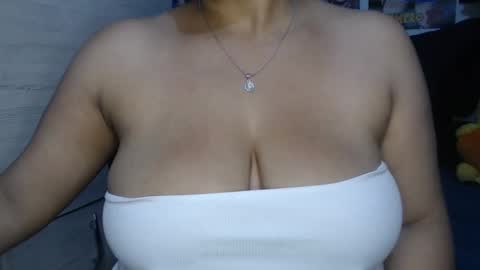 Mia and Gary  online show from 10-21-25, 03:07