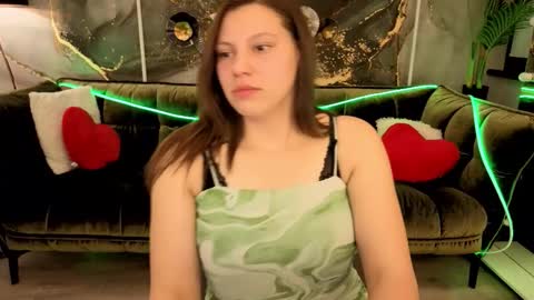 Adel online show from 09-29-25, 02:22