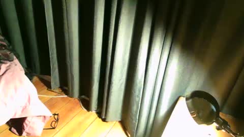 Snapshot of full4cefull chatting on 12-17-25, 01:00 Pizzaz online show from 12-17-25, 01:00