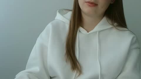 Snapshot of funemma000 chatting on 11-29-25, 08:17 Emma online show from 11-29-25, 08:17