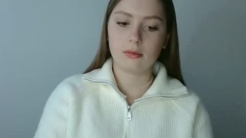 Snapshot of funemma000 chatting on 12-01-25, 07:13 Emma online show from 12-01-25, 07:13