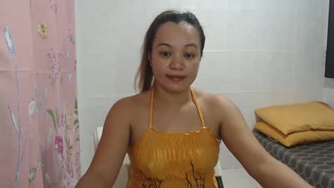 Snapshot of funluvnpinay4u chatting on 12-04-24, 02:09 MAE online show from 12-04-24, 02:09