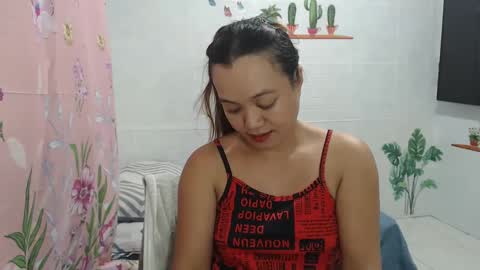 Snapshot of funluvnpinay4u chatting on 12-06-24, 11:22 MAE online show from 12-06-24, 11:22