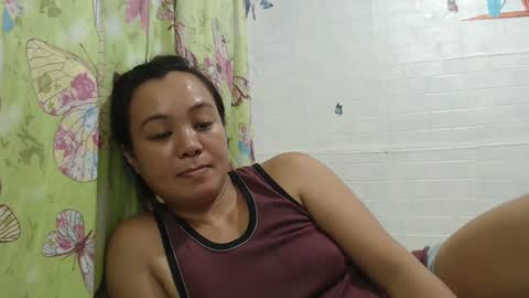 Snapshot of funluvnpinay4u chatting on 02-18-25, 02:05 MAE online show from 02-18-25, 02:05