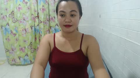 Snapshot of funluvnpinay4u chatting on 03-12-25, 02:20 MAE online show from 03-12-25, 02:20