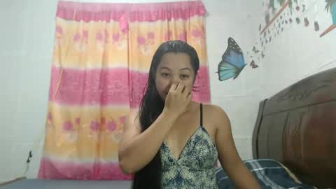 Snapshot of funluvnpinay4u chatting on 09-23-25, 01:30 MAE online show from 09-23-25, 01:30