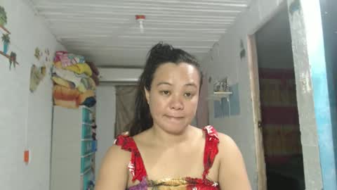 Snapshot of funluvnpinay4u chatting on 10-08-25, 05:27 MAE online show from 10-08-25, 05:27