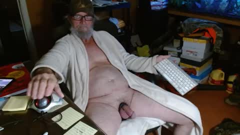 Snapshot of funmike2000 chatting on 12-29-24, 04:08 mike online show from 12-29-24, 04:08