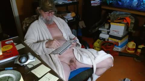 Snapshot of funmike2000 chatting on 01-01-25, 12:55 mike online show from 01-01-25, 12:55