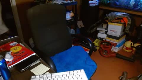 Snapshot of funmike2000 chatting on 01-19-25, 01:12 mike online show from 01-19-25, 01:12