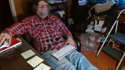 Snapshot of funmike2000 chatting on 01-20-25, 12:18 mike online show from 01-20-25, 12:18